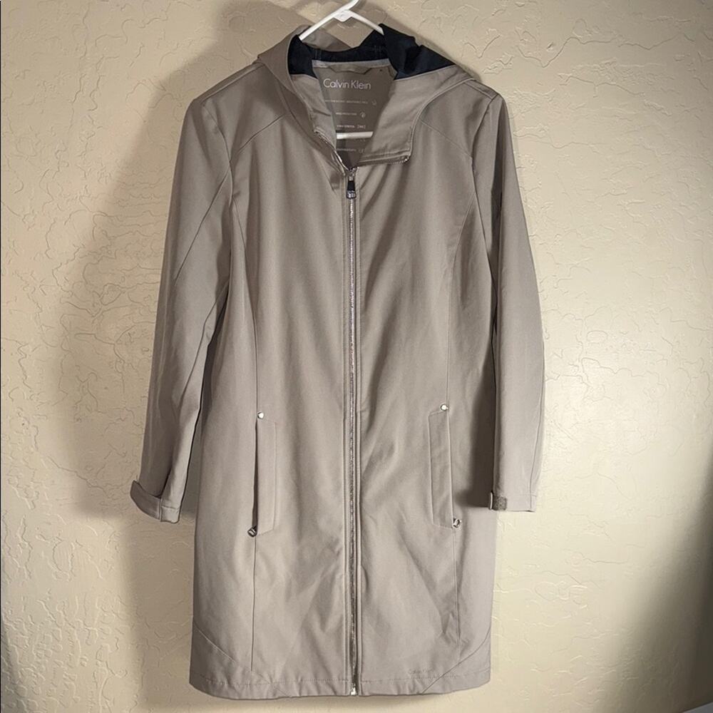 Calvin Klein women's water-resistant hooded rain jacket size medium
